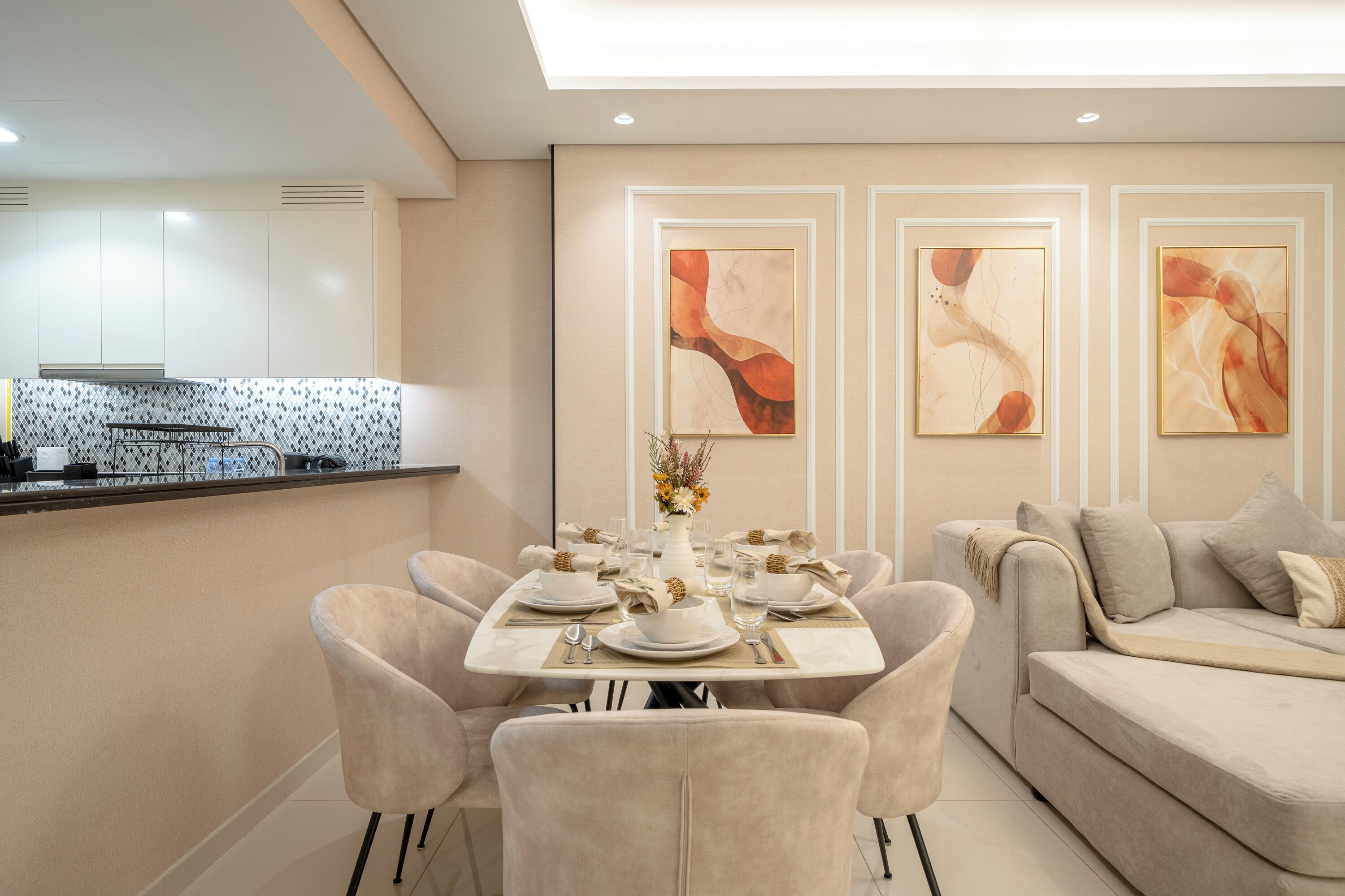 Deluxe Apartment, City View | Dining