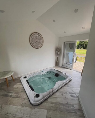 Equi lodge Jacuzzi a coeur de la foret proche Disney