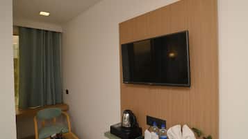 Double Room, Lake View | Interior