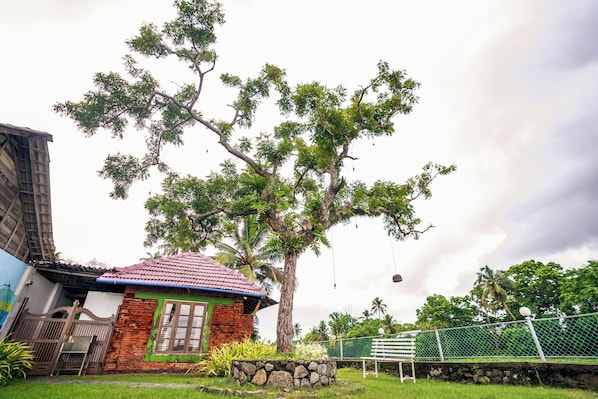 Double Room, Balcony, Lake View | Property grounds