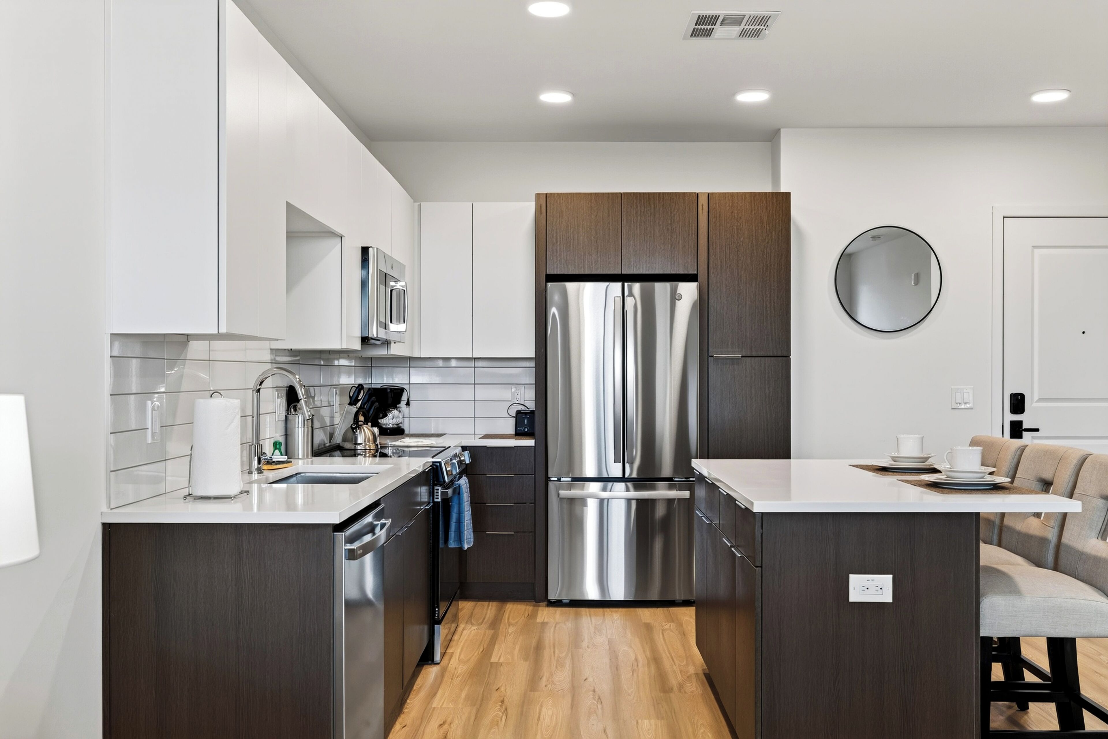 Coffee/tea maker, fridge, microwave, oven