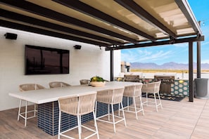 Outdoor dining - North Scottsdale Condo   • Shared Rooftop Pool + Spa + Sauna + Views | Azur #246 (Phoenix)