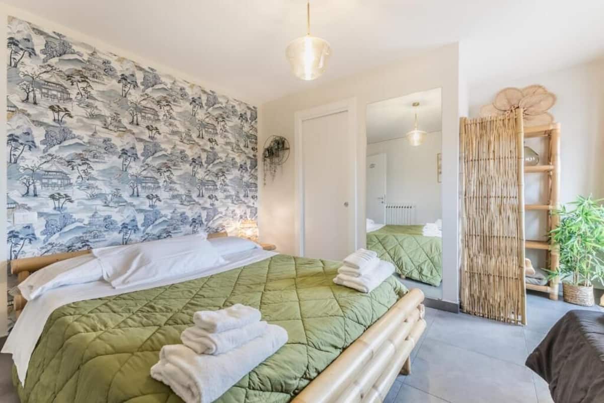 Double Room, River View | WiFi (free)