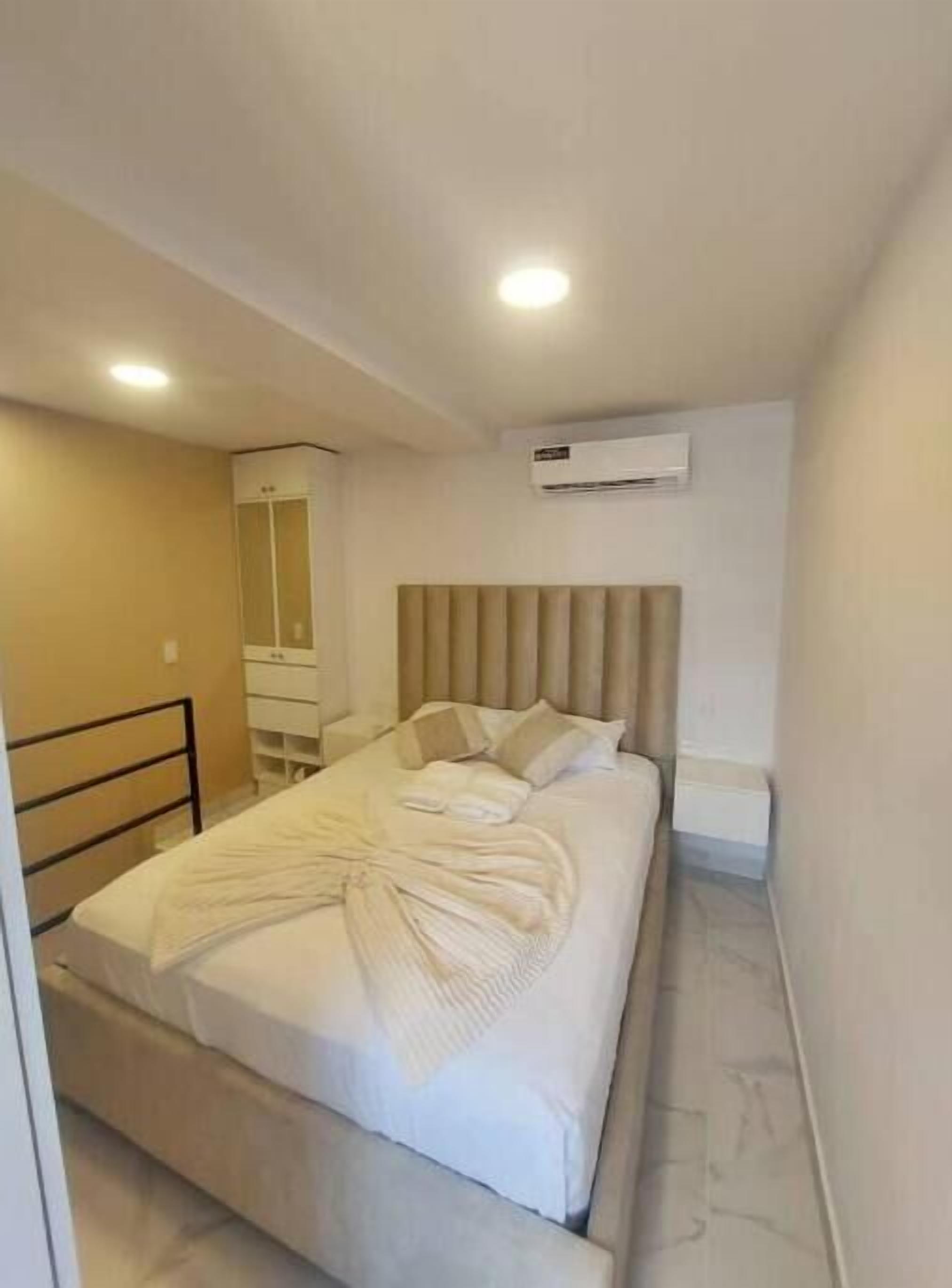 1 slaapkamer, een strijkplank/strijkijzer, gratis wifi, beddengoed