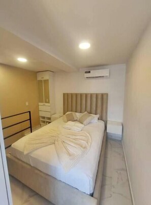 1 chambre, fer et planche à repasser, Wi-Fi gratuit, draps fournis