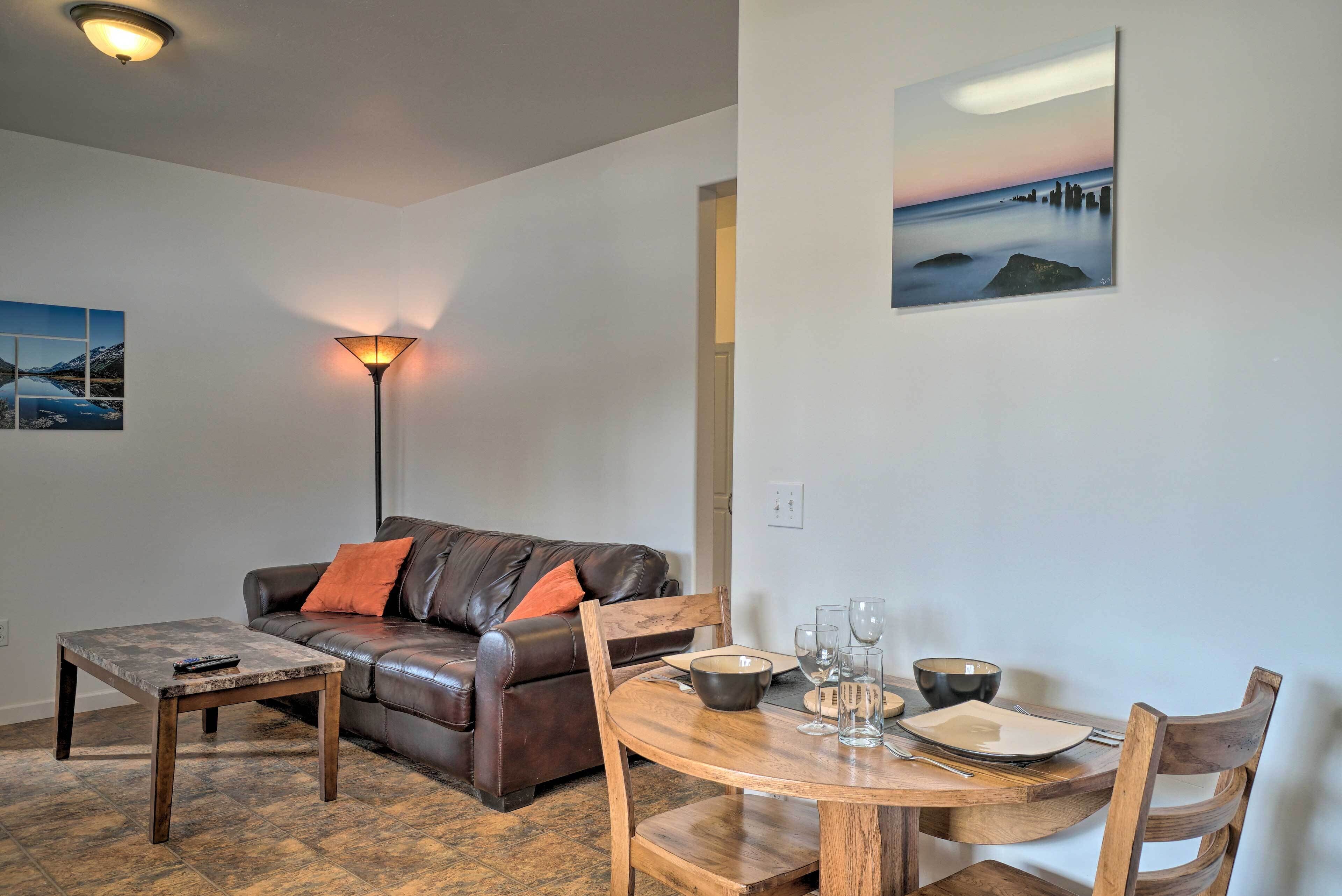 Northern Lights View! 2-unit 'Fitz Creek Retreat' - Alaska