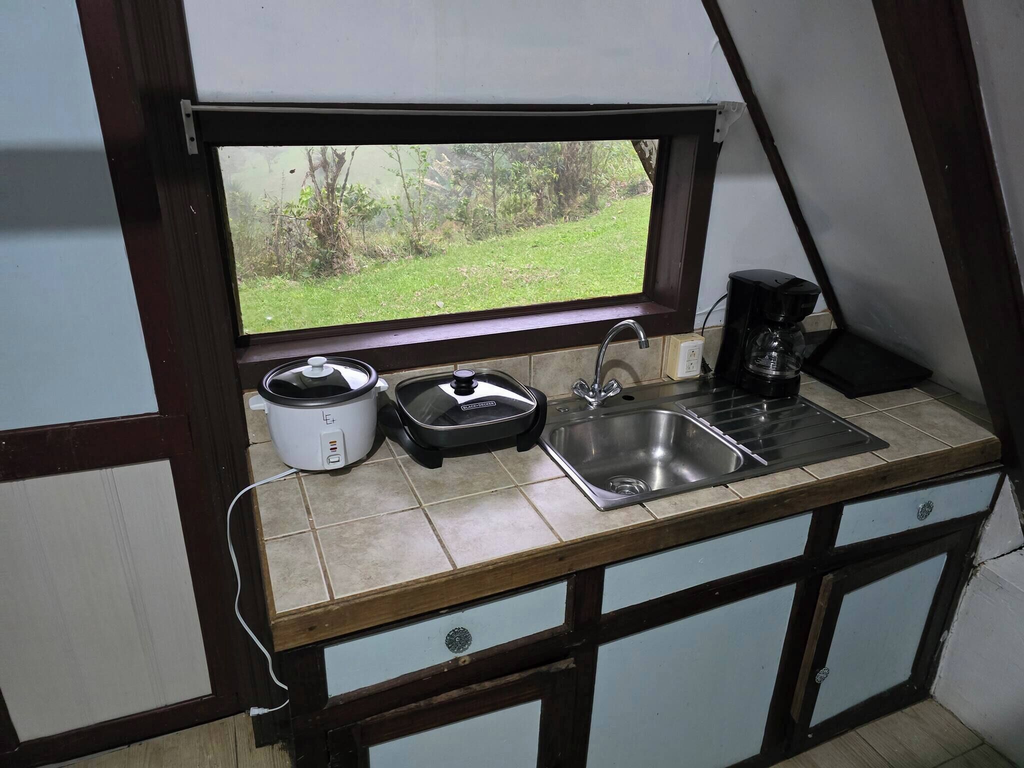 Wasserkocher mit Kaffee-/Teezubehör, Herdplatte