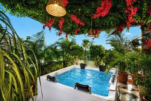 Bathtub spa outdoor