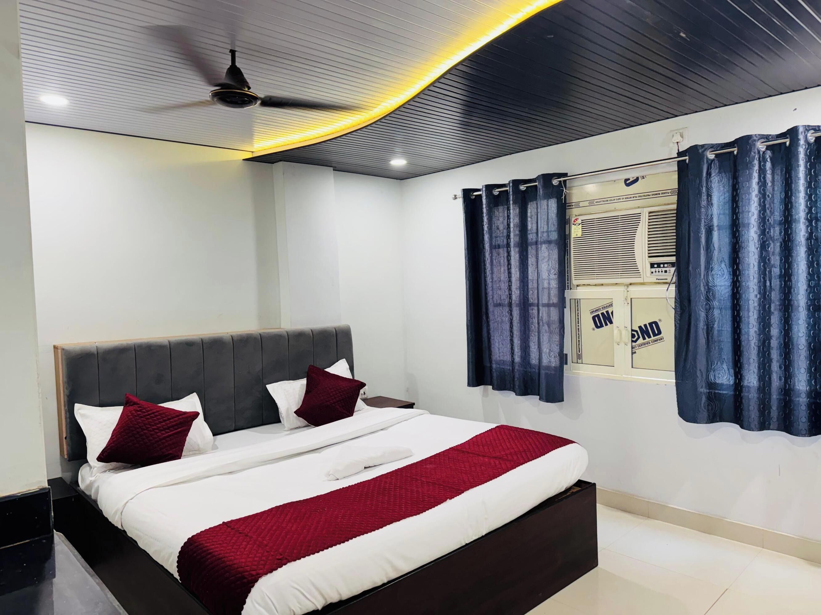 Deluxe Double Room, City View | Desk, free WiFi