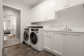 Unclassified image, 4 of 34, button - Luxury Game Day Retreat 3BD| 2BA (South Bend)