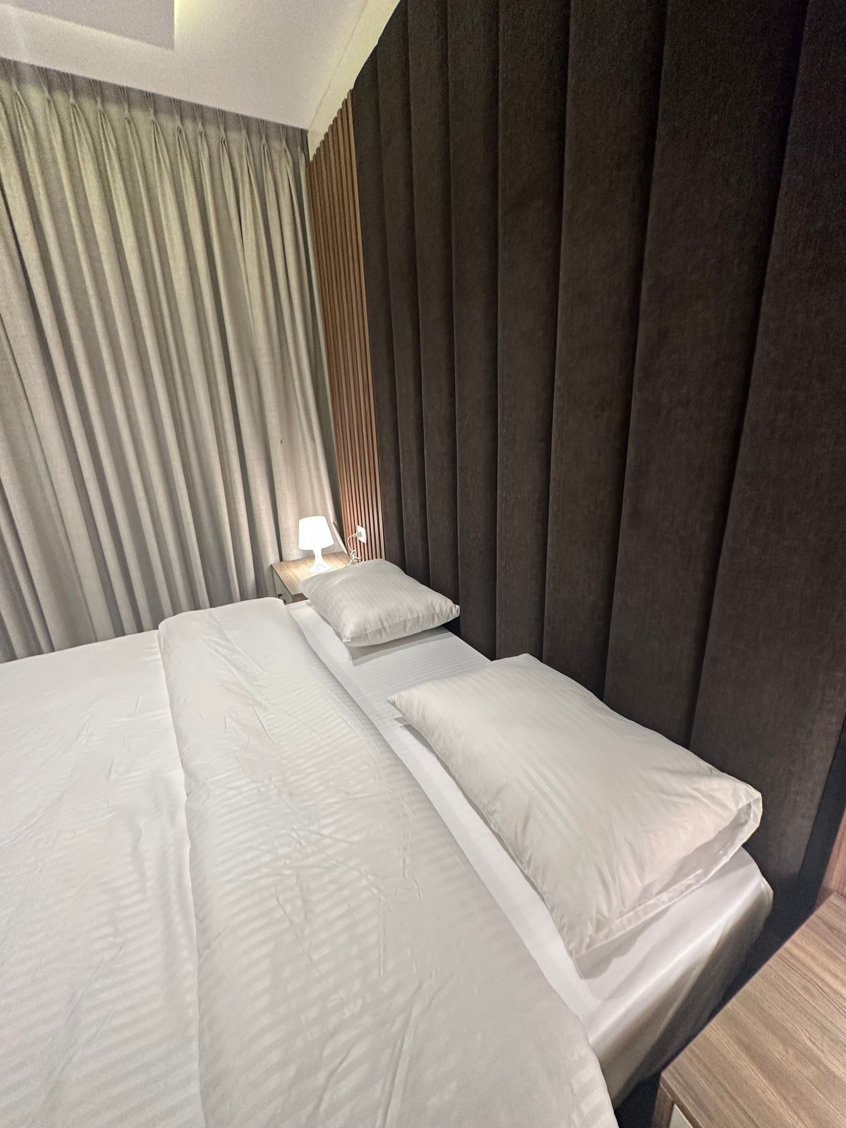 1 bedroom, iron/ironing board, internet, bed sheets
