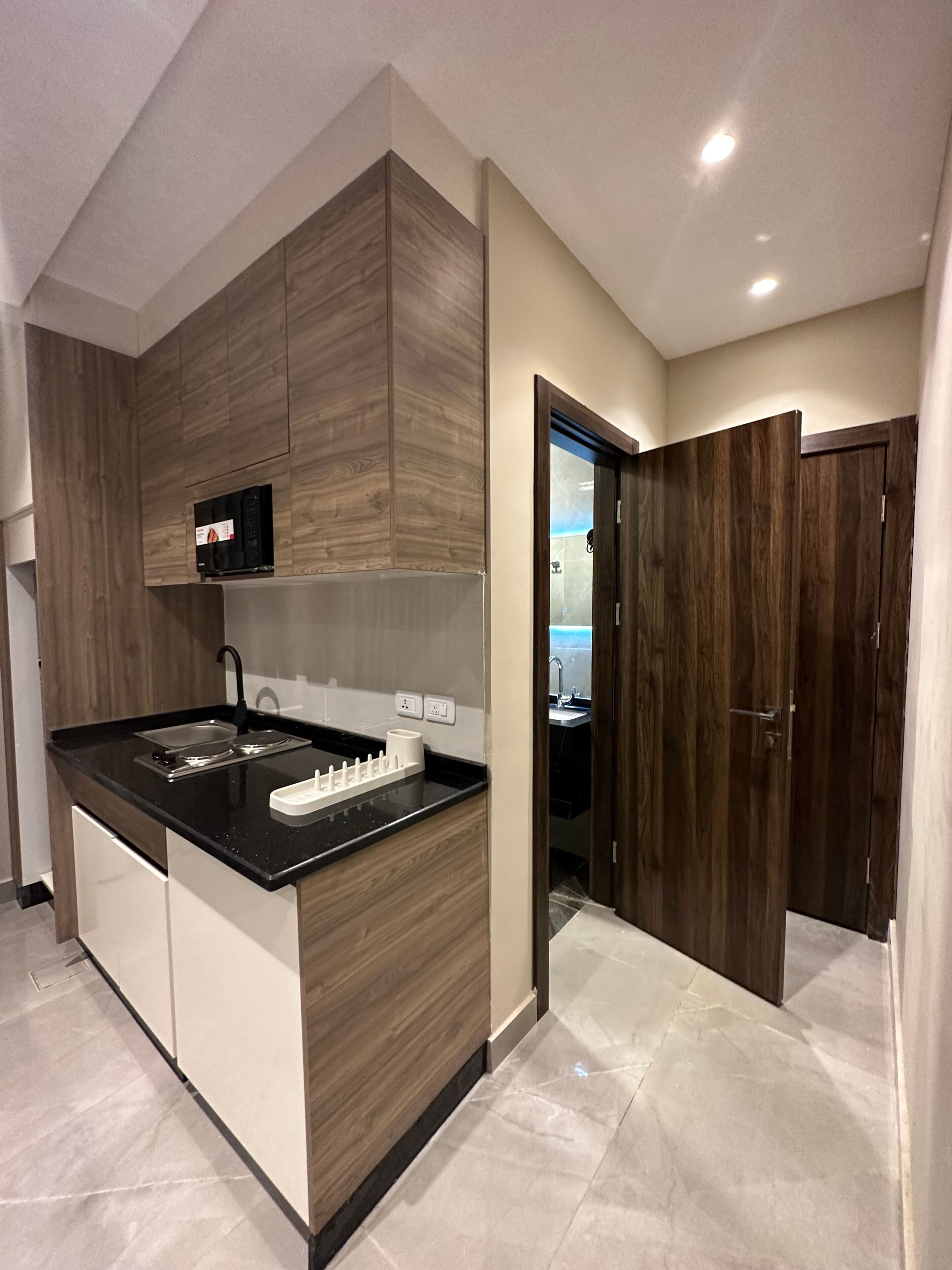 Fridge, microwave