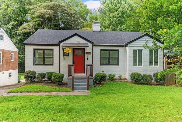 Exterior - Cosy home by State Farm Arena, Atlanta Beltline and major attractions in Atlanta (Atlanta)