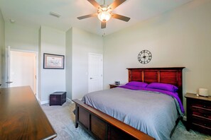 2 Schlafzimmer, Schreibtisch, Bügeleisen/Bügelbrett, Internetzugang