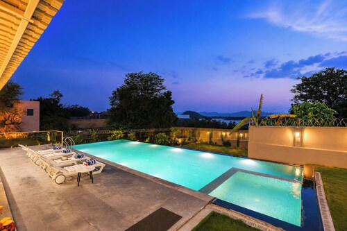 ELIVAAS Miran with shared Pool & Garden
