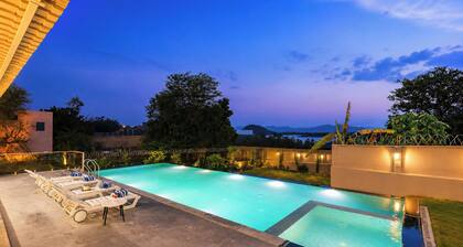 ELIVAAS Miran with shared Pool & Garden