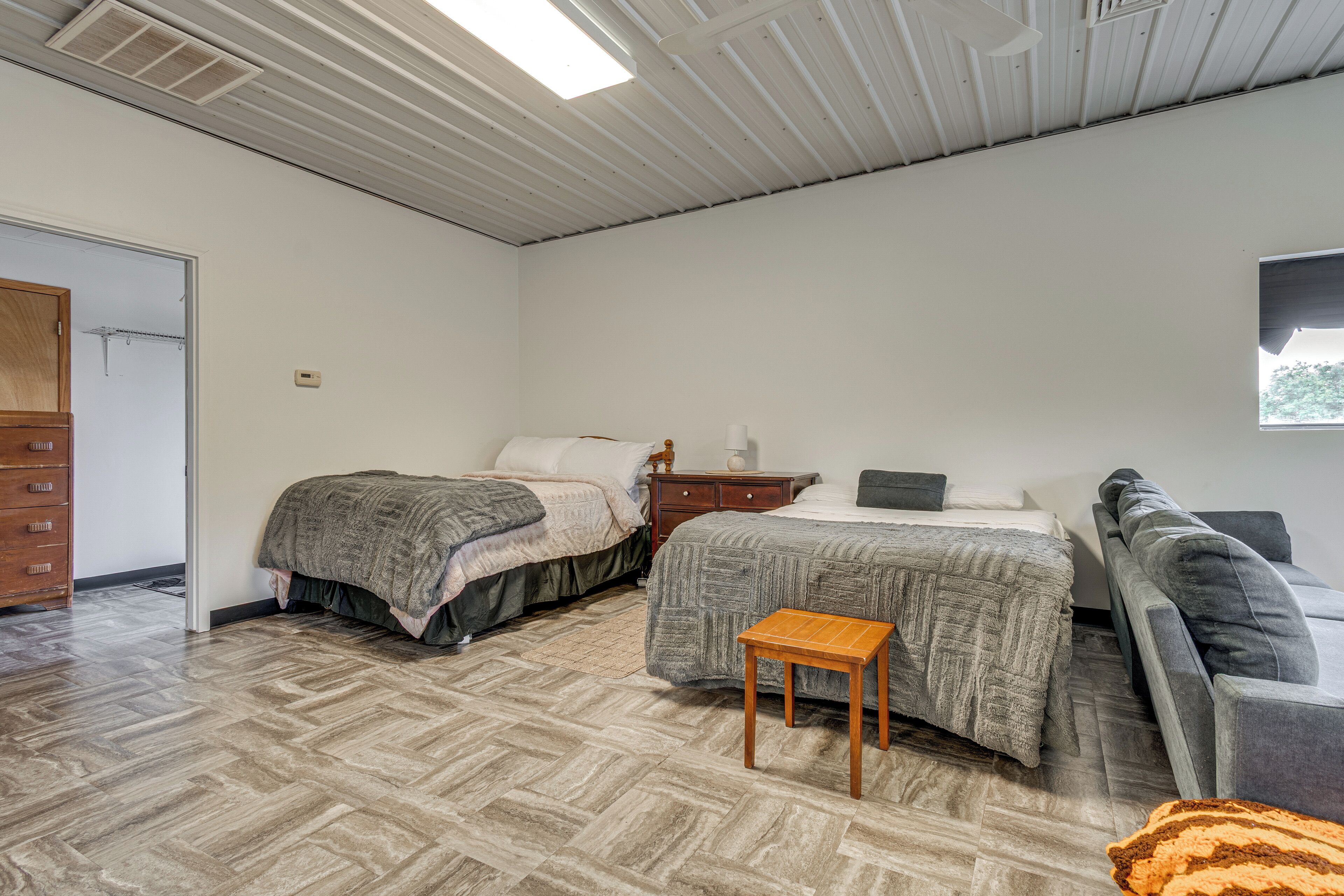 Sleeping Area | 2 Queen Beds