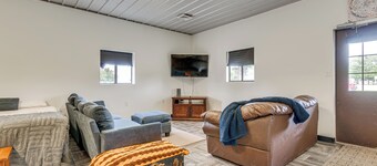 Montrose Studio Getaway w/ Covered Patio
