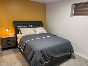 2 quartos, ferros/tábuas de passar roupa, Wi-Fi, roupa de cama
