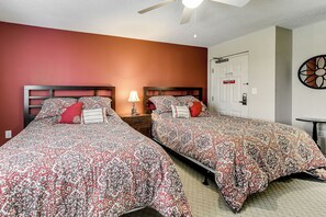 3 Schlafzimmer, Schreibtisch, Bügeleisen/Bügelbrett, Internetzugang