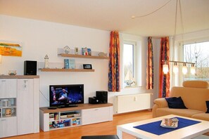 Smart TV, DVD player, books, stereo