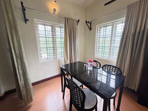 Dining - Hotel Silverline Regency In Munnar (Munnar)