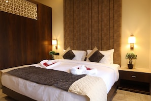 Grand Suite, City View | Iron/ironing board (on request), WiFi (free)