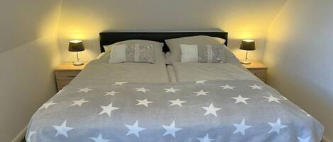 1 bedroom, iron/ironing board, travel cot, free WiFi