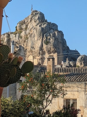 Mặt tiền nơi lưu trú
