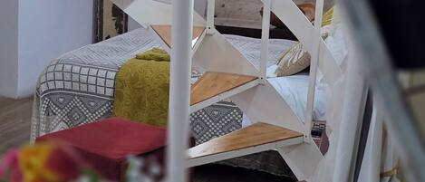 Superior Suite | Rollaway beds, free WiFi, bed sheets