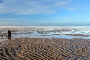 Beach - Holiday home in Büsum with swimming pool (Büsum)