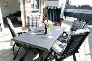 Outdoor dining - Holiday home in Büsum with swimming pool (Büsum)