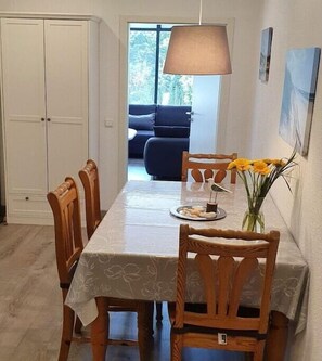 Dining - Holiday apartment in Büsum with swimming pool (Büsum)