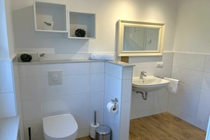 Bathroom - Holiday apartment in Büsum with swimming pool (Büsum)