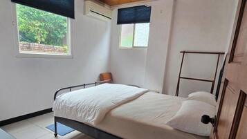 House, Sea View | Blackout drapes, iron/ironing board (on request), WiFi (free)