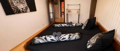 1 chambre, fer et planche à repasser, Wi-Fi gratuit