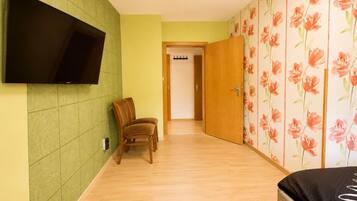 2 Schlafzimmer, Bügeleisen/Bügelbrett, kostenloses WLAN