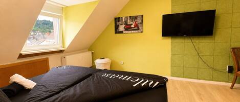 2 Schlafzimmer, Bügeleisen/Bügelbrett, kostenloses WLAN