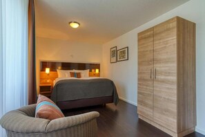 1 bedroom, travel cot, free WiFi, bed sheets