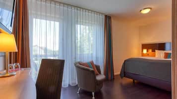 Cuna de viaje, wifi gratis y ropa de cama