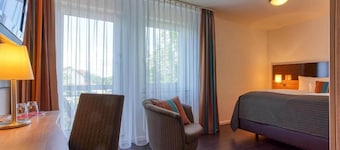 Stuttgart Großbettlingen Hotel by Belvilla Standard Room