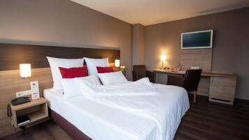 Cuna de viaje, wifi gratis y ropa de cama