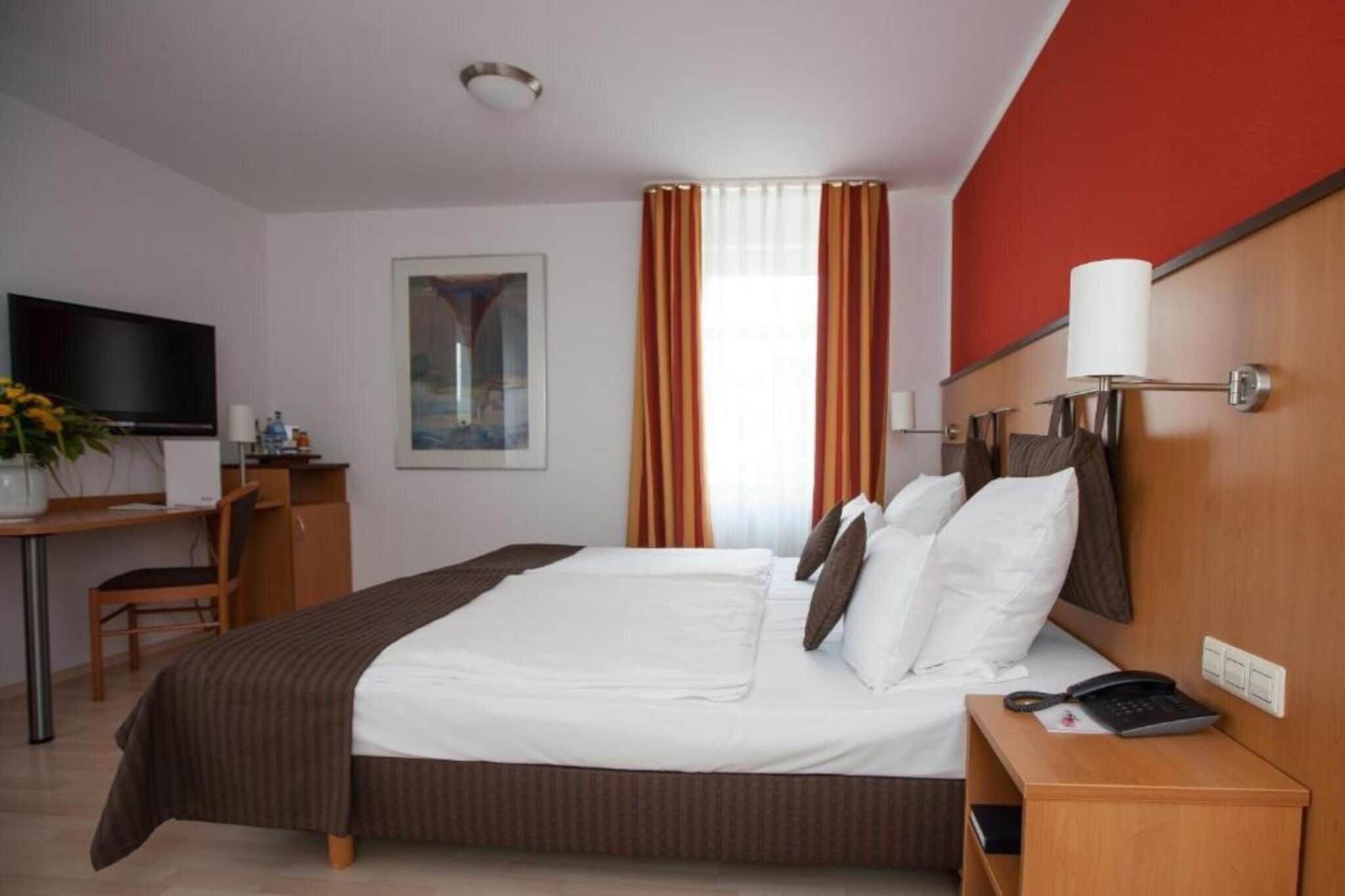 1 bedroom, travel cot, free WiFi, bed sheets