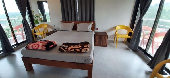 Habitación superior, balcón, vista a la ciudad | Wifi gratis 