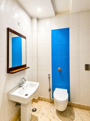 Basic Double Room, 1 Double Bed, Housekeeping, City View | Bathroom - Hotel TJS Grand karol bagh (New Delhi)