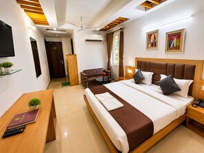 Luxury Double Room, City View - Hotel TJS Grand karol bagh (New Delhi)