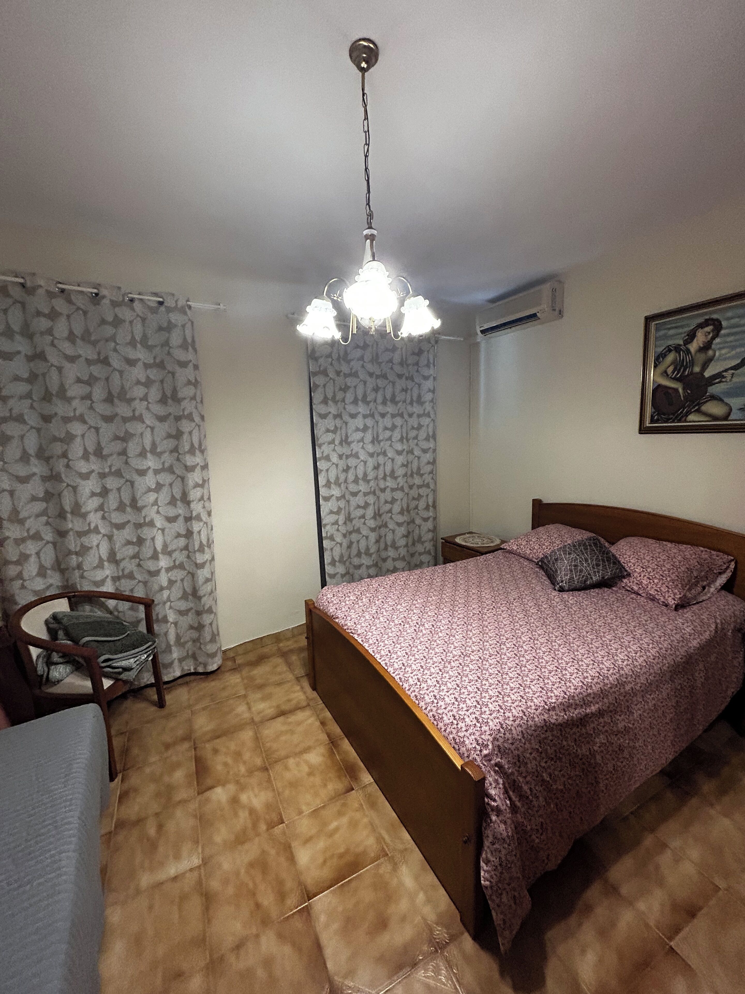 3 chambres, fer et planche à repasser, Wi-Fi gratuit, draps fournis
