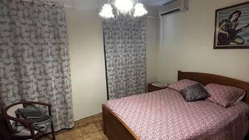 3 chambres, fer et planche à repasser, Wi-Fi gratuit, draps fournis
