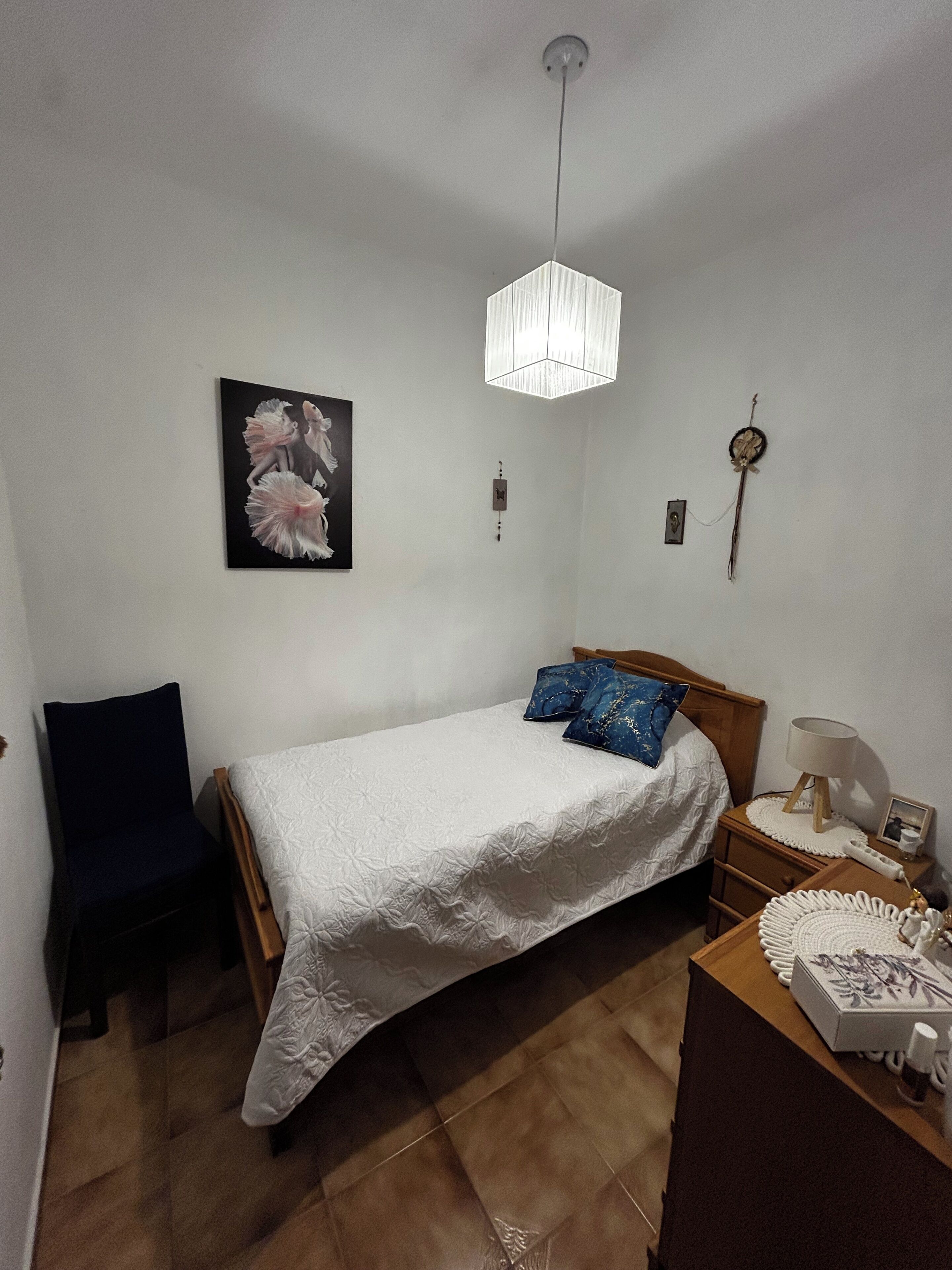3 dormitorios, tabla de planchar con plancha, wifi gratis y ropa de cama