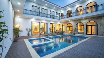 Piscine extérieure